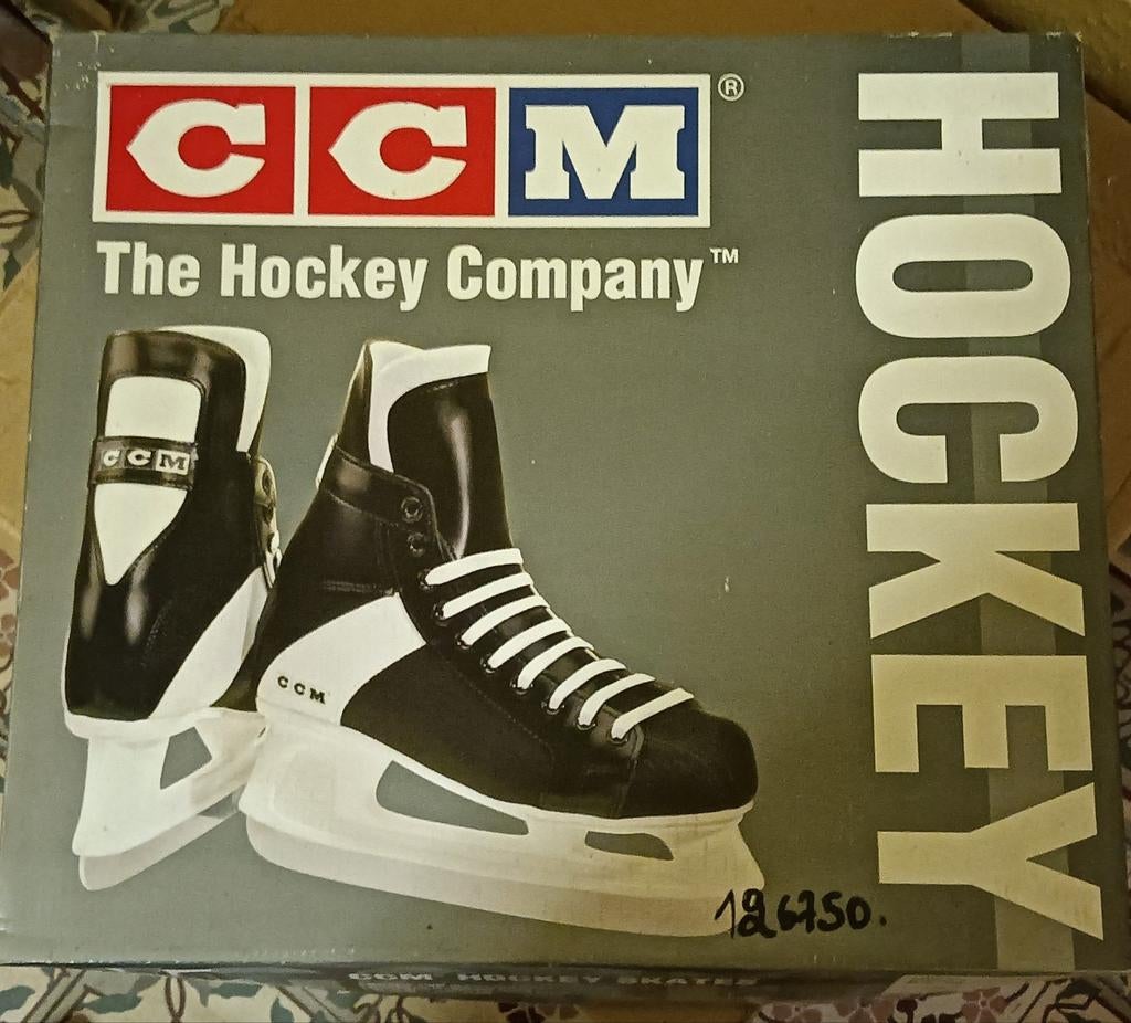 Patins à glace de HOCKEY CCM pointure 41, Enlèvement