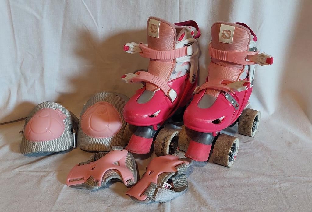 Rolschaatsen 29-32 plus bescherming., Ophalen, Gebruikt