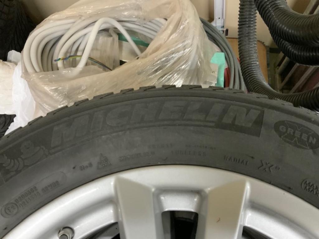 Kit jantes et pneus d'hiver pour BMW X5 F15, Autos : Pièces & Accessoires, Pneus et Jantes, Pneus hiver, 255 mm, 18 pouces