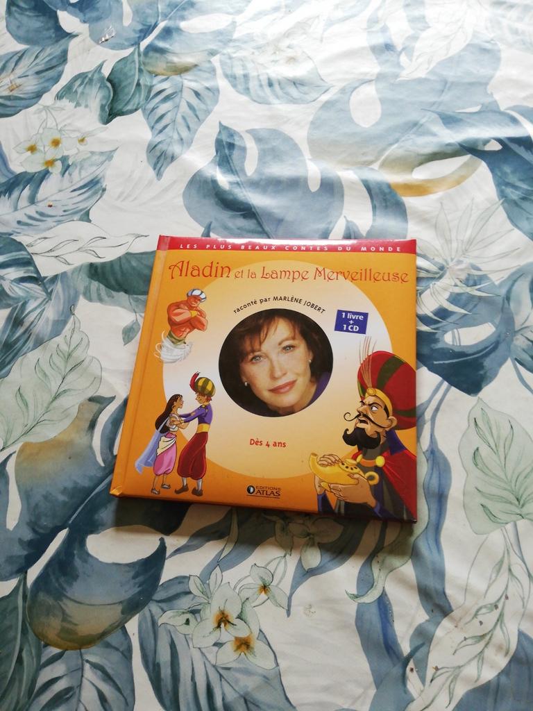 Livre+CD Aladin et la Lampe Merveilleuse. Marlene Jobert., Livres, Enlèvement ou Envoi, Comme neuf