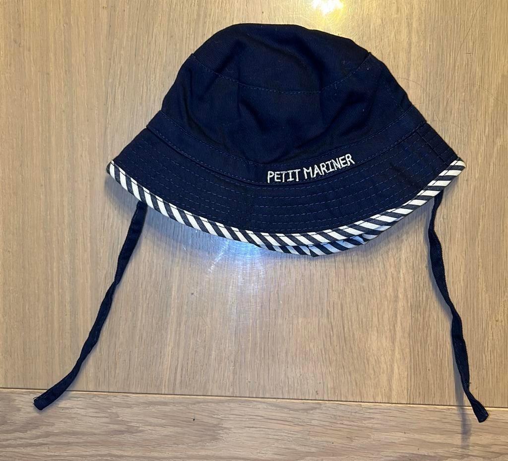 🦀 Hoedje 68 cm, Kinderen en Baby's, Babykleding | Petten en Hoeden, C&A, Hoed, Ophalen of Verzenden, Zo goed als nieuw