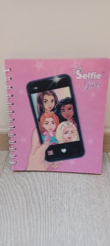 Selfie Girls - Kleurboek 3D met stickers - Nieuw!, Ophalen of Verzenden, Nieuw, Knutselen