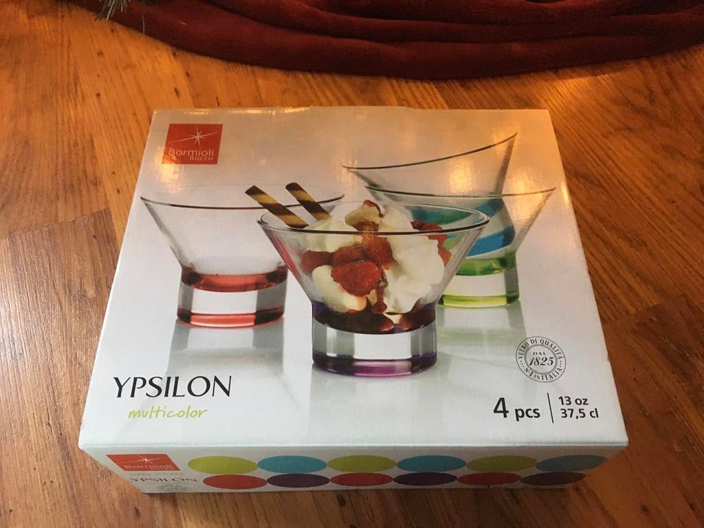 4 glazen dessertkommetjes/ijscoupes, Huis en Inrichting, Ophalen of Verzenden, Nieuw, Glas