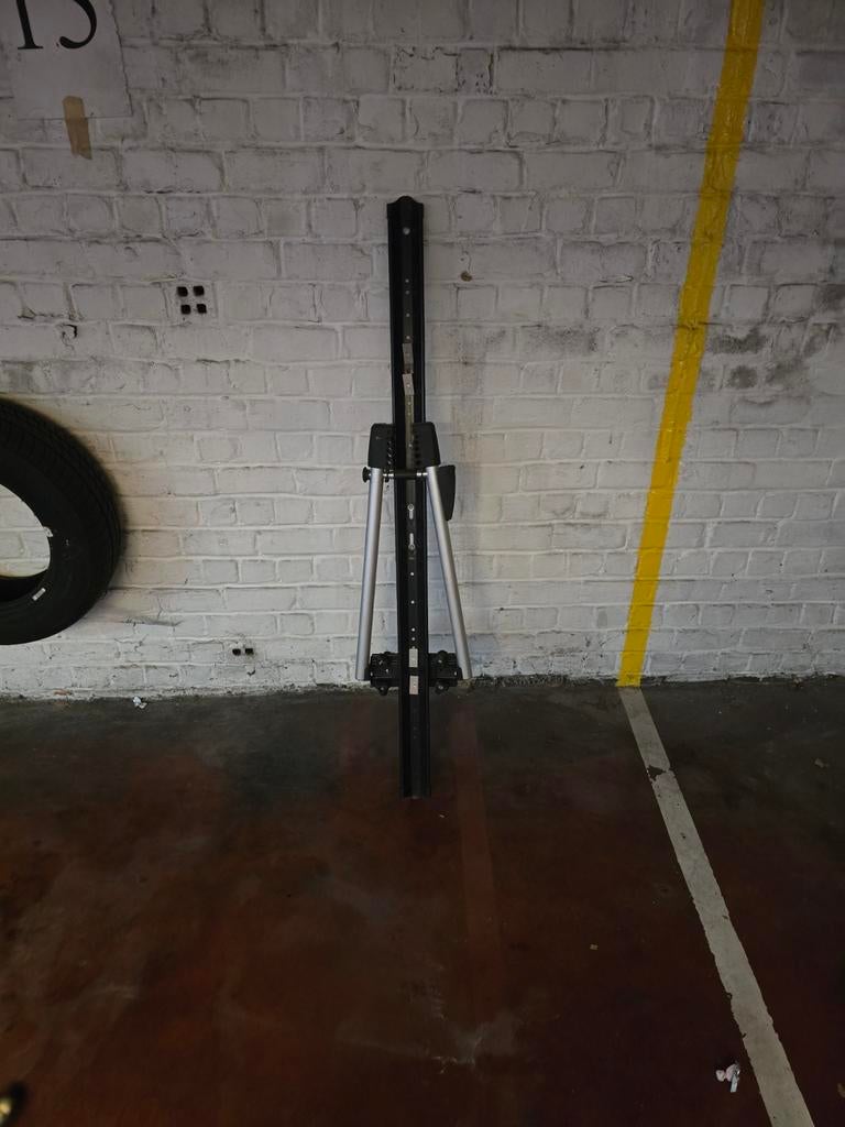 Porte vélo pour barre de toit  ( 2 disponibles), Ophalen, Gebruikt