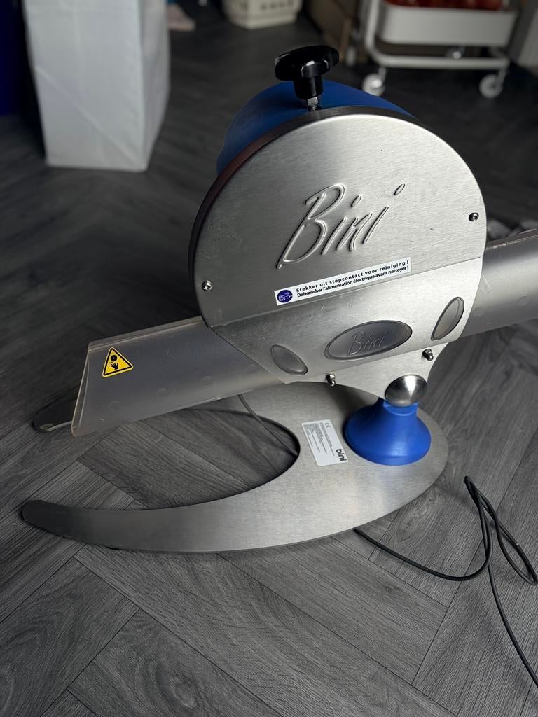 Bini stokbroodsnijder – werkend – kabel ontbreekt, Enlèvement, Utilisé