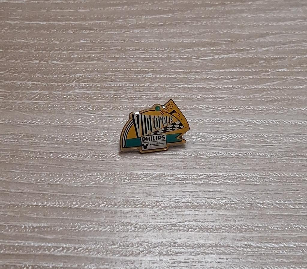 PIN - EURO DISNEY - VIDEOPOLIS - PHILIPS, Verzenden, Gebruikt, Overige onderwerpen, Speldje of Pin
