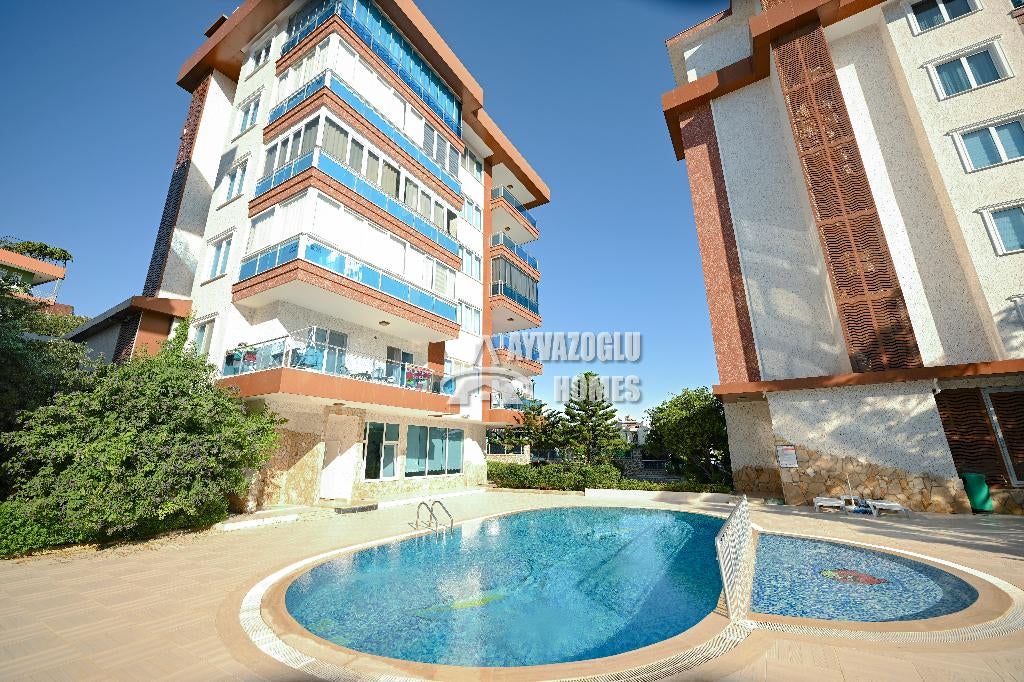Ruim appartement aan zee in Tosmur, Immo, Buitenland, Turkije, Appartement