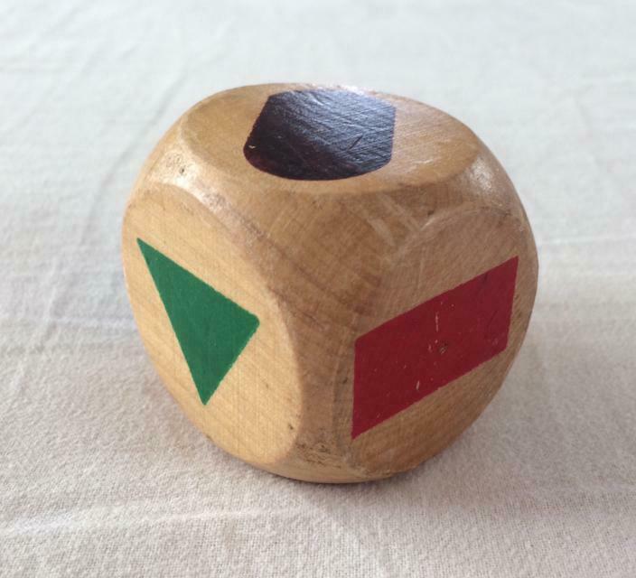 dés jouet en bois 5 x 5 cm formes couleurs, Enlèvement ou Envoi, Utilisé, Autres types