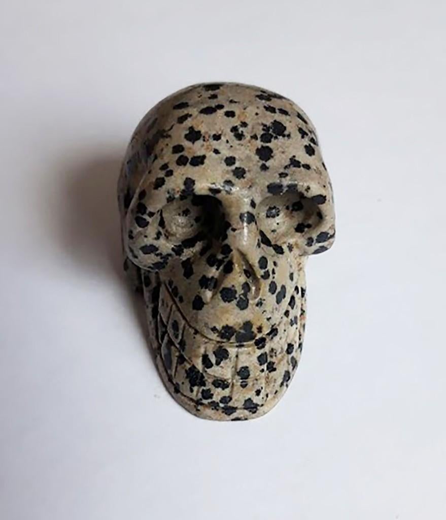 Artisanaal snijwerk in Zebra Jaspis : Doodskop - MINT, Antiek en Kunst, Kunst | Beelden en Houtsnijwerken, Verzenden