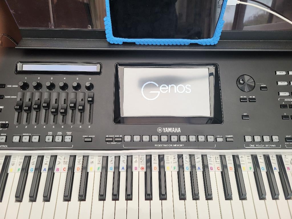 Genos te koop, Muziek en Instrumenten, Keyboards, Ophalen, Yamaha, Zo goed als nieuw, Midi-aansluiting