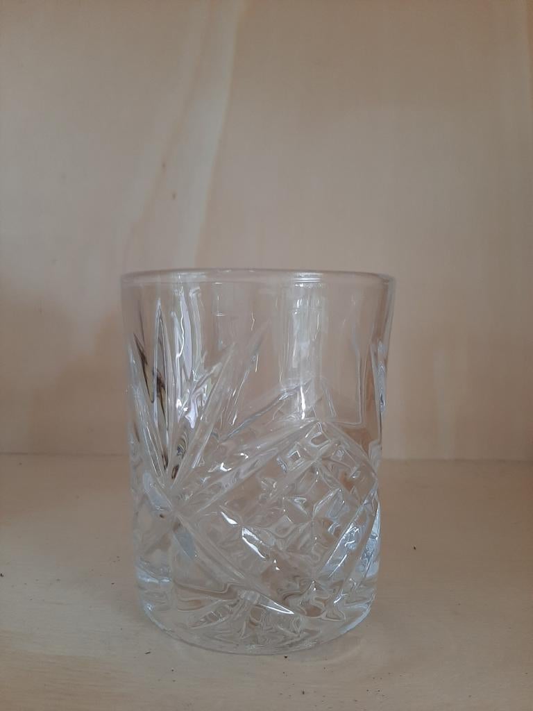 glas (water of whiskey) nieuw, Ophalen, Nieuw