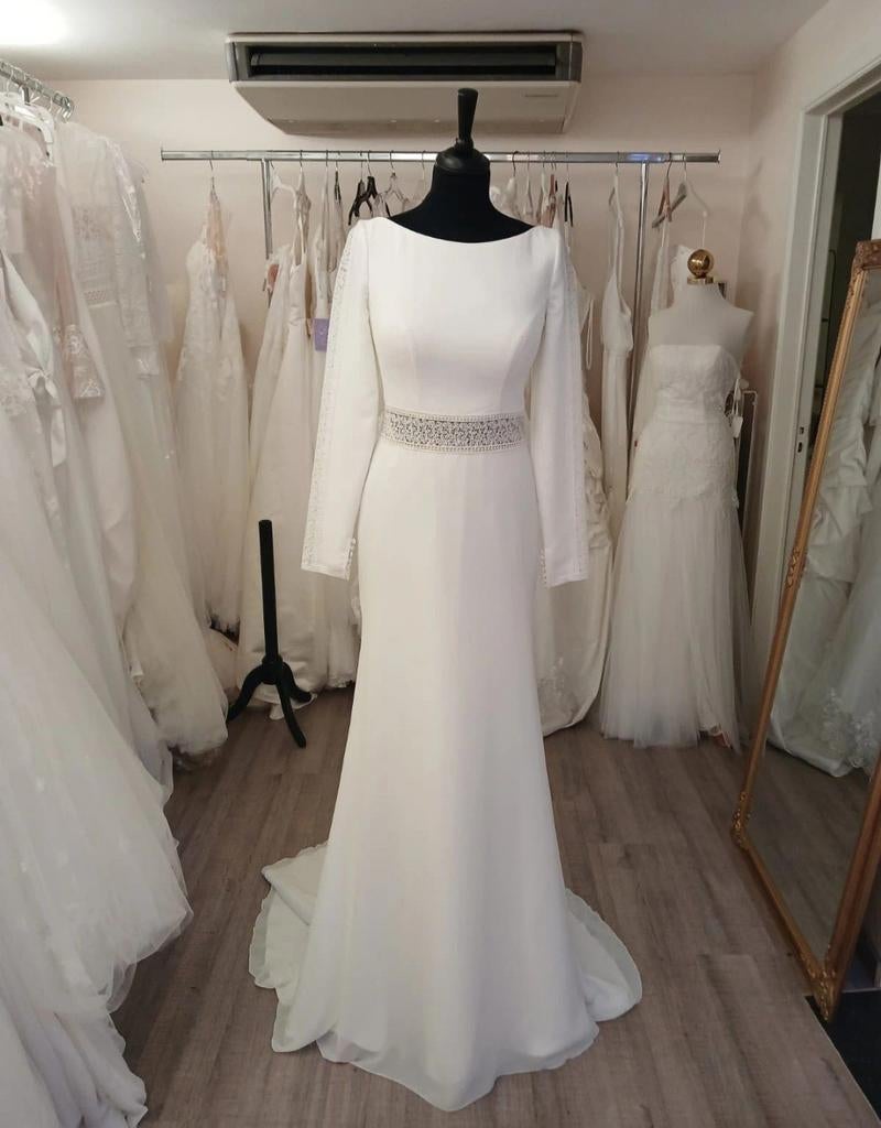 Robe de mariée libelle, Vêtements | Femmes, Enlèvement, Robe de mariée