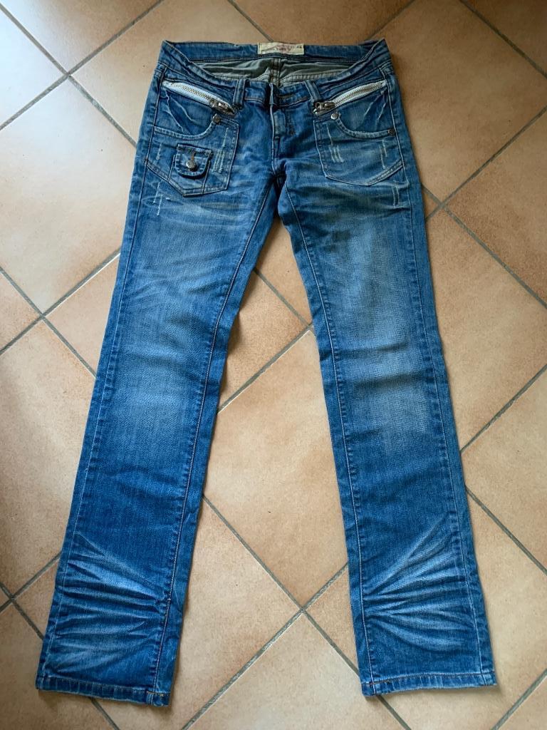 D Siag Jeans 36 pre-worn blauw, strass, geborduurde satijnst, D Siag, W28 - W29 (confectie 36), Gedragen, Verzenden