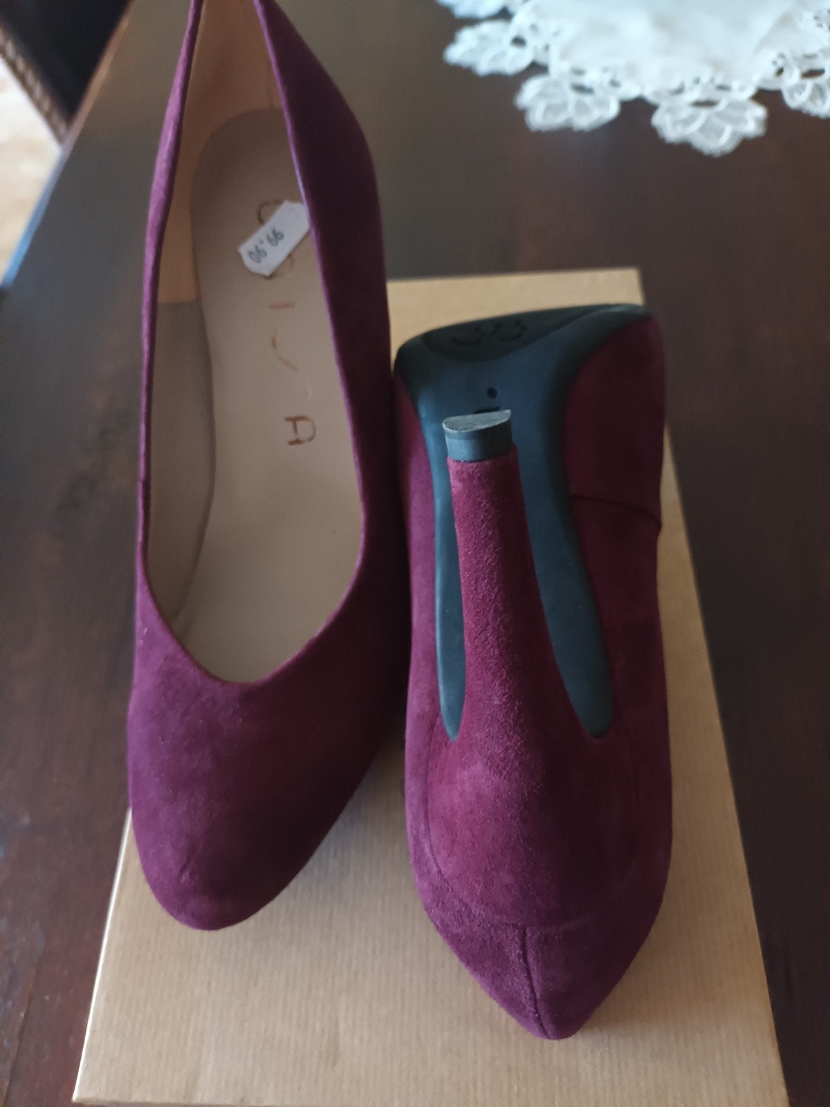 toute nouvelle paire de chaussures en cuir suédé l, Enlèvement ou Envoi, Escarpins