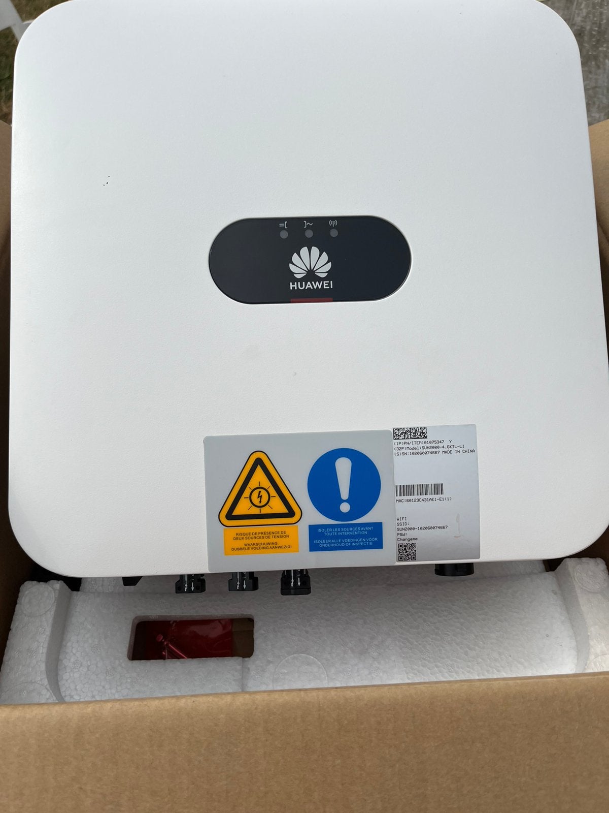 Huawei SUN 2000 onduleur 4.6 KTL-L1 hybride, Bricolage & Construction, Panneaux solaires & Accessoires, Enlèvement, Comme neuf
