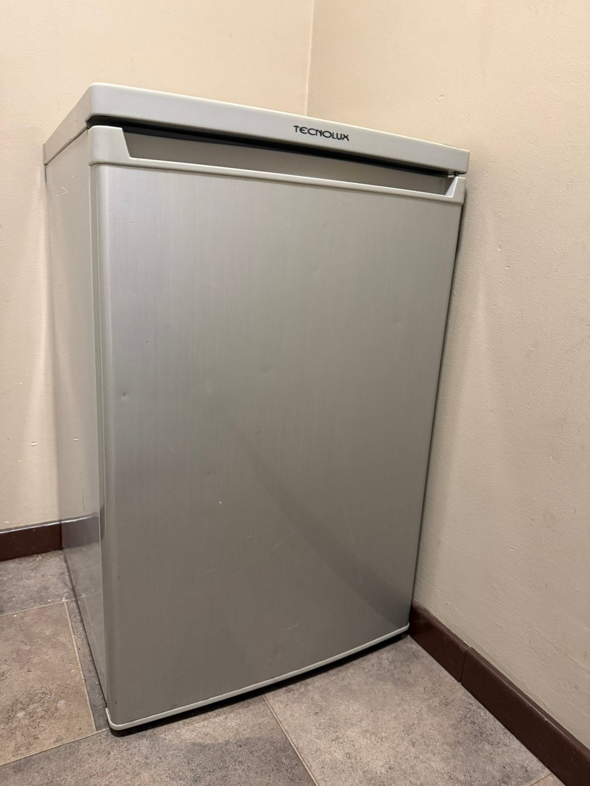 Frigo met diepvries, Elektronische apparatuur, Gebruikt, 75 tot 100 liter, Energieklasse A of zuiniger, 45 tot 60 cm
