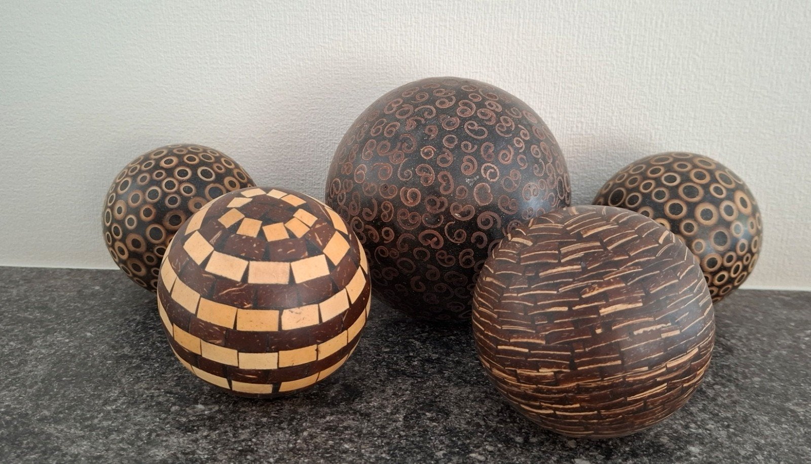 prachtige decoratieve 5-delige houten ballen, perfekte staat, Huis en Inrichting, Woonaccessoires | Onderzetters, Ophalen of Verzenden
