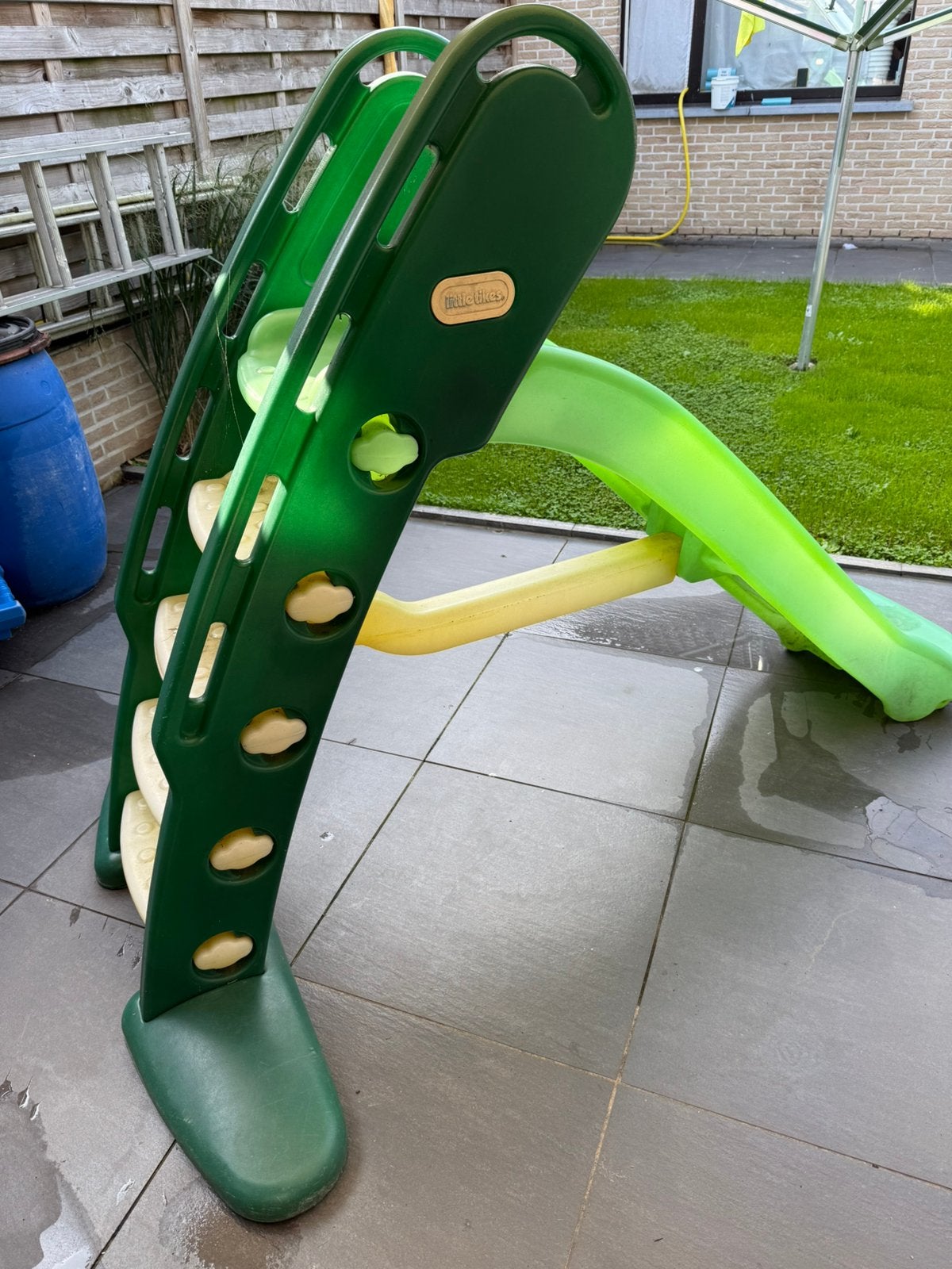 Glijbaan, Enlèvement, Utilisé, Toboggan