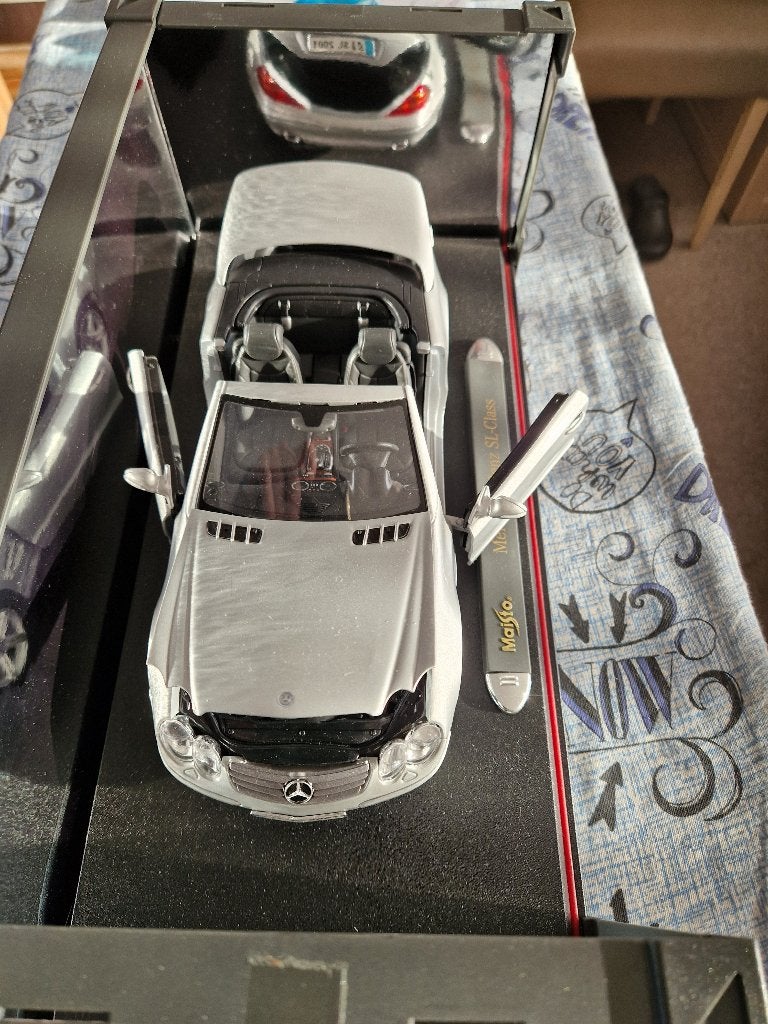 Mercedes-Benz SL- Class Premiere Edition 1:18, Hobby en Vrije tijd, Ophalen, Nieuw, Auto, Maisto