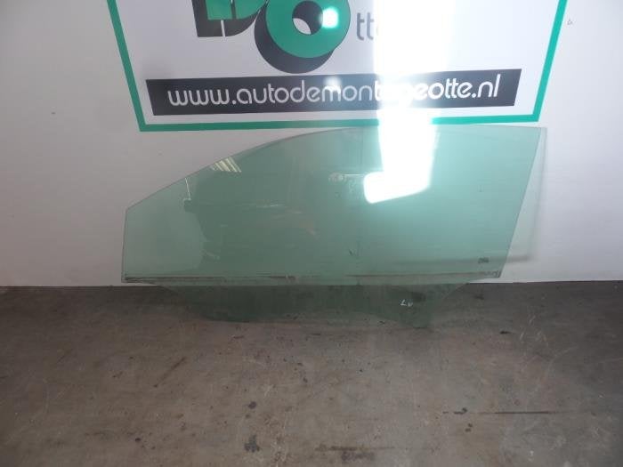 Vitre portière 2portes gauche d'un Seat Ibiza (Ibiza 08-), -, 3 mois de garantie, Utilisé, -