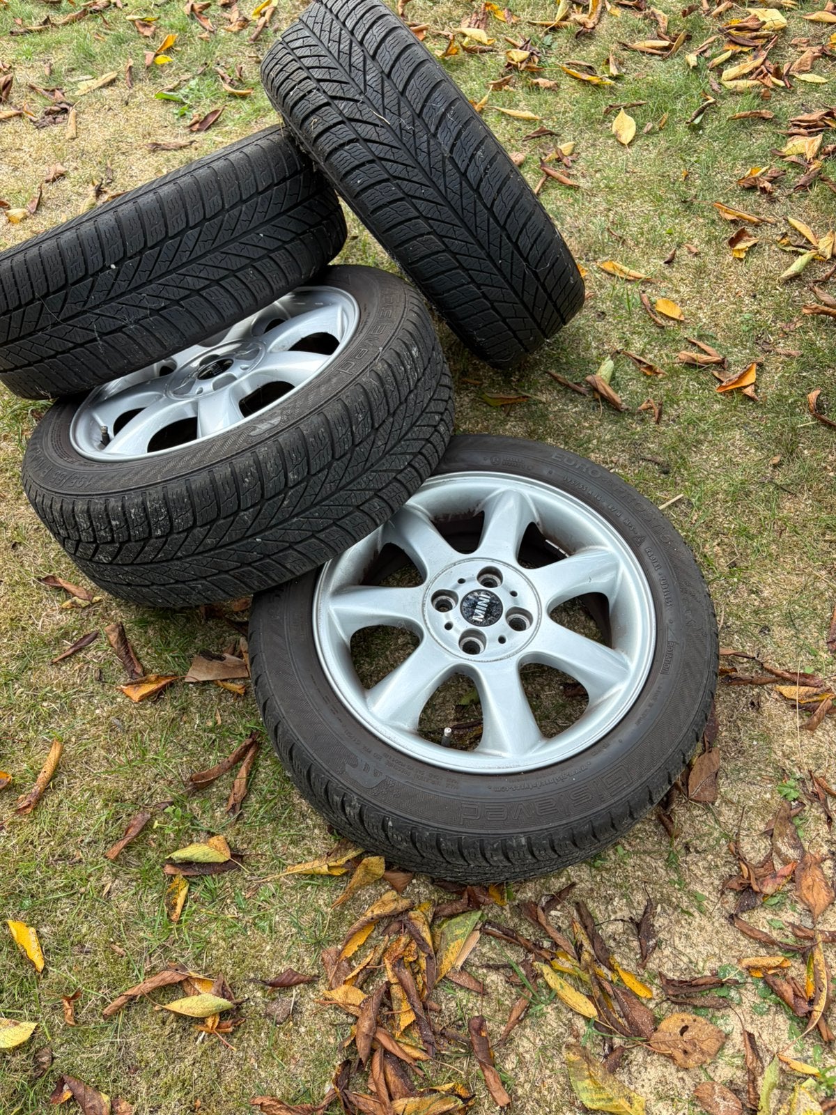 Jantes + pneus d'hiver Mini, Autos : Pièces & Accessoires, Pneus et Jantes, Pneus hiver, 16 pouces, Enlèvement