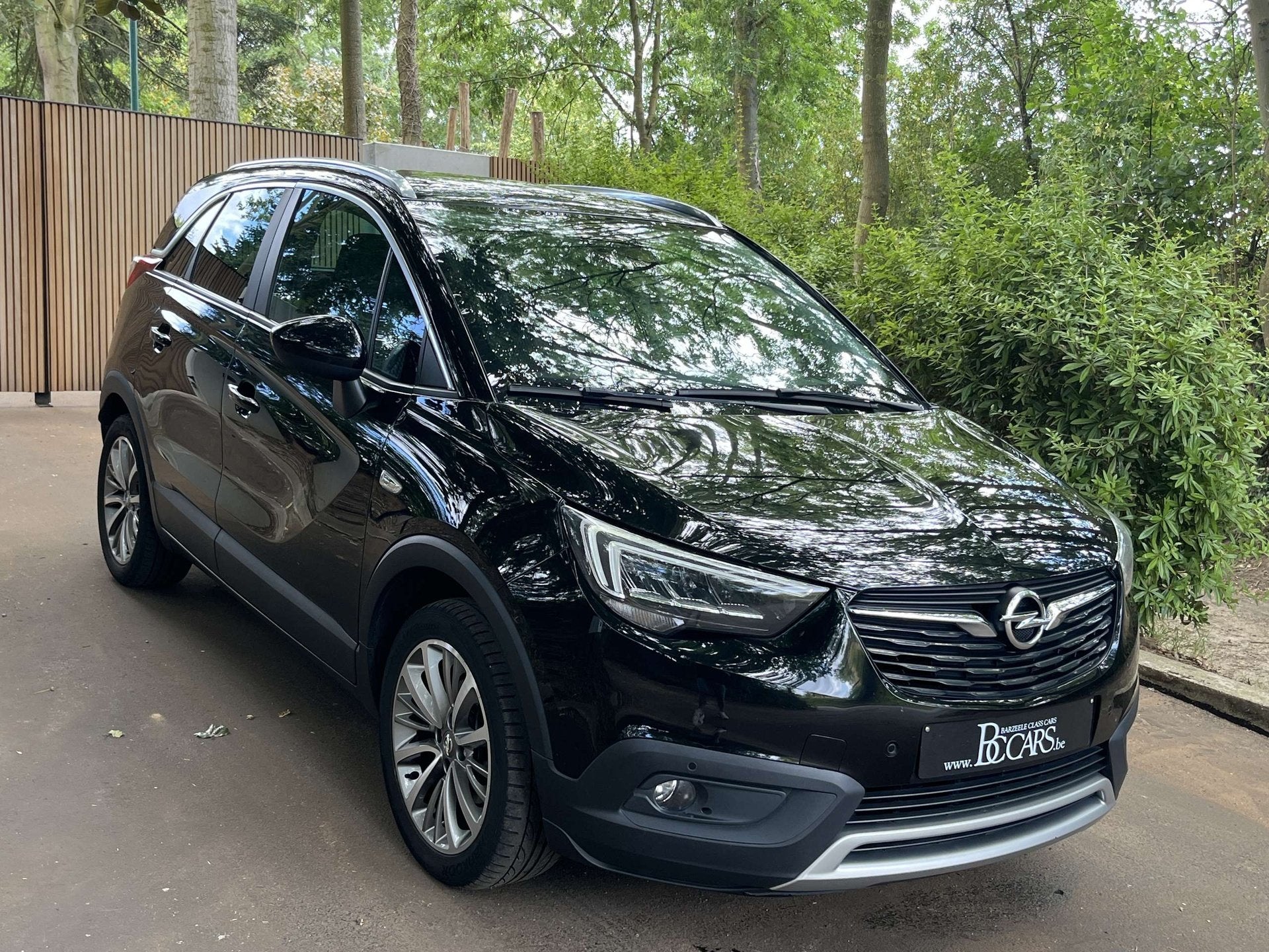 Opel Crossland X 1.2 Navi-Carplay-1/2 Leer-Lane Assist-360 C, Gebruikt, 1199 cc, Zwart, 5 deurs