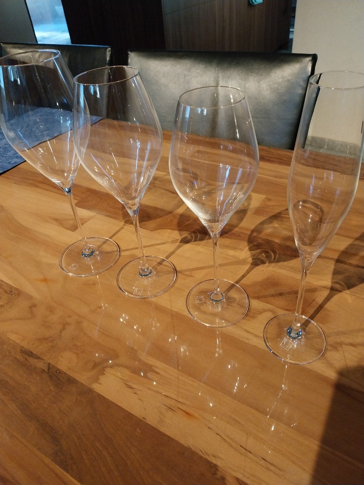 NOUVEAU SERVICE DE VITRERIE DE 48 PIÈCES, Collections, Verres & Petits Verres, Enlèvement