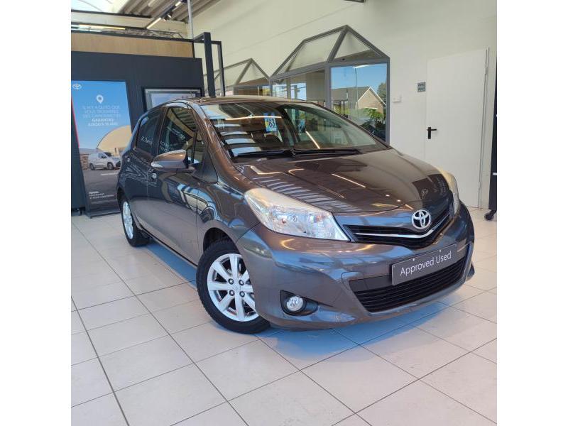 Toyota Yaris Life, Euro 5, Achat, 998 cm³, Boîte manuelle