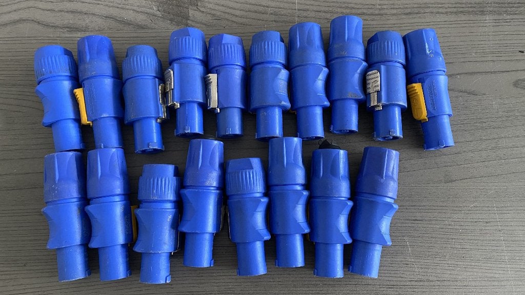 18x Powercon blauw kabeldeel, Muziek en Instrumenten, Ophalen, Gebruikt, Apparatuur