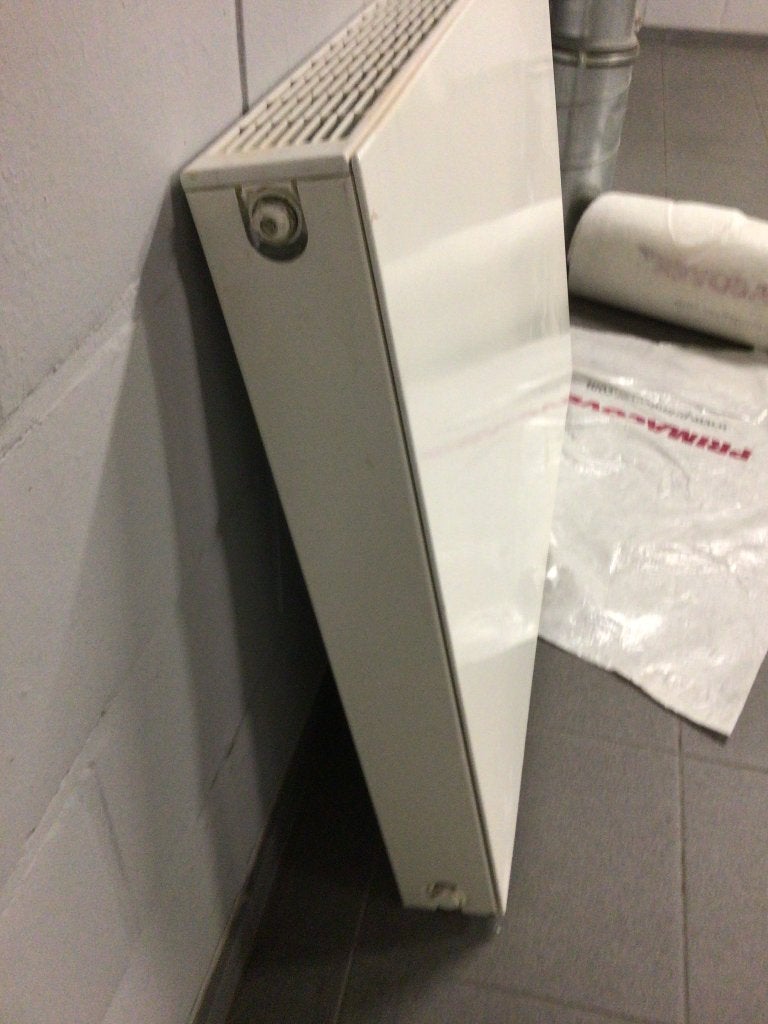 Gloednieuwe verwarming op gas, Ophalen, 30 tot 80 cm, Radiator, Zo goed als nieuw