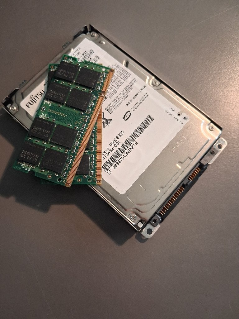 Sata 80GB hdd (incl. Fujitsu bracket) & 2GB DDR1 RAM, Overige soorten, Ophalen of Verzenden, Zo goed als nieuw, 2 GB