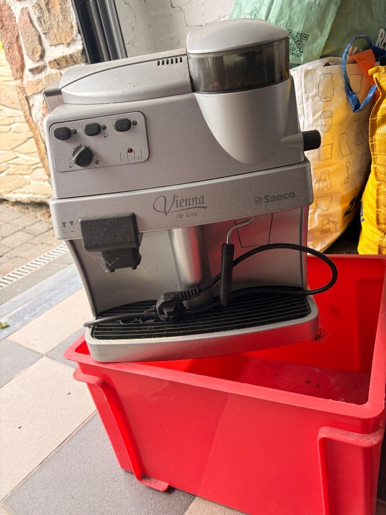 Machine Saeco Vienna 70 euros, Electroménager, Cafetières, Enlèvement, Café en grains, Réservoir d'eau amovible