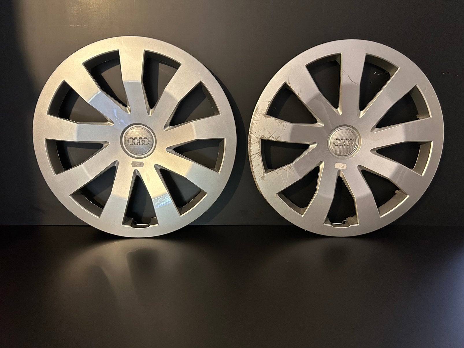 2 enjoliveurs d’origine Audi A1 en 15", Enlèvement ou Envoi, Comme neuf