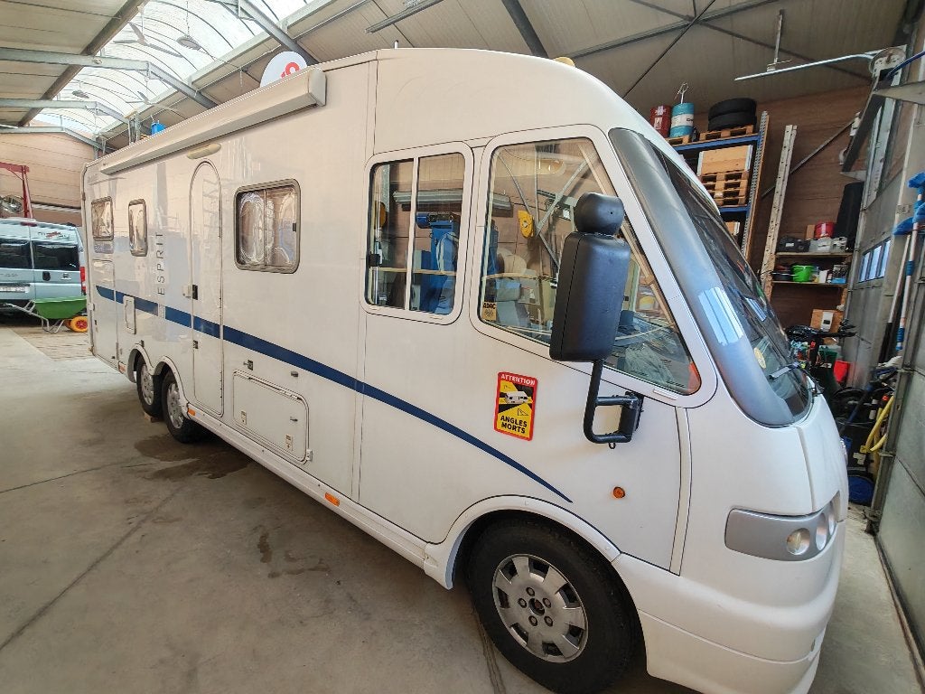 Mobilhome Dethleff Esprit, Jusqu'à 4, Détecteur de fumée, Toilette à cassette, Fiat