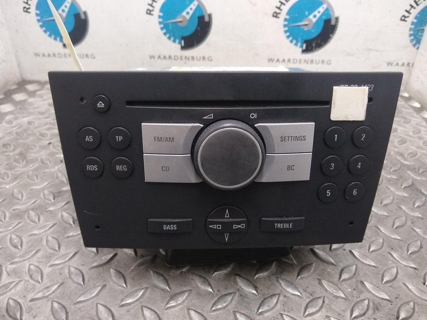 OPEL CORSA 1.2-16V Rhythm  RADIO 2005, Auto-onderdelen, Ophalen of Verzenden, Gebruikt, Stiba lid