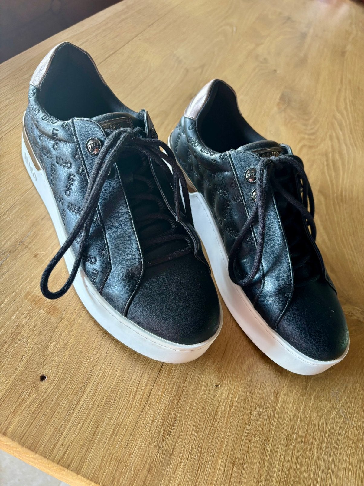 Zwarte sneakers Liu Jo maat 39 Nieuw - €55, Zwart, Nieuw, Ophalen of Verzenden, Sneakers