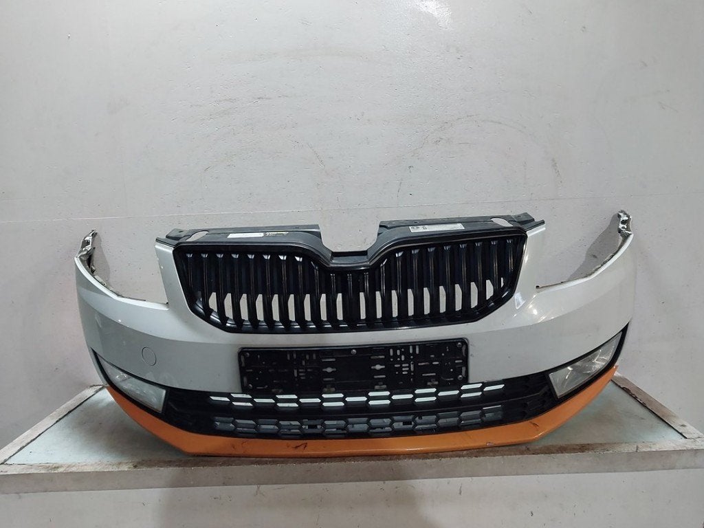 BUMPER VOOR Skoda Octavia Combi (5EAC) (|5E0807217|), Gebruikt, Voor, Info@skoda-auto.de, Skoda