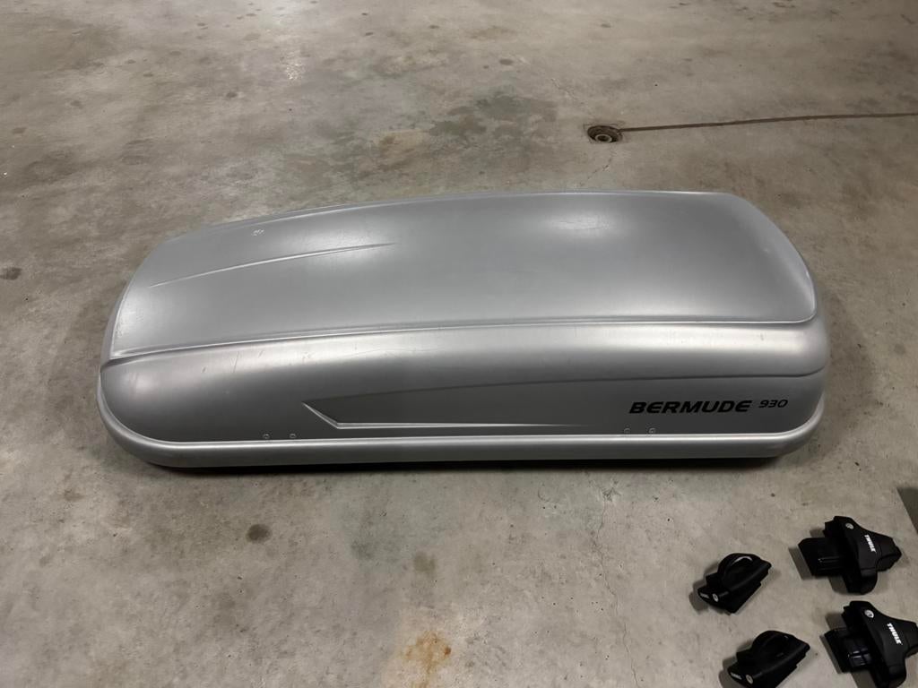Coffre de toit Bermude 930 + barres Thule wingbar, Autos : Divers, Enlèvement, Utilisé
