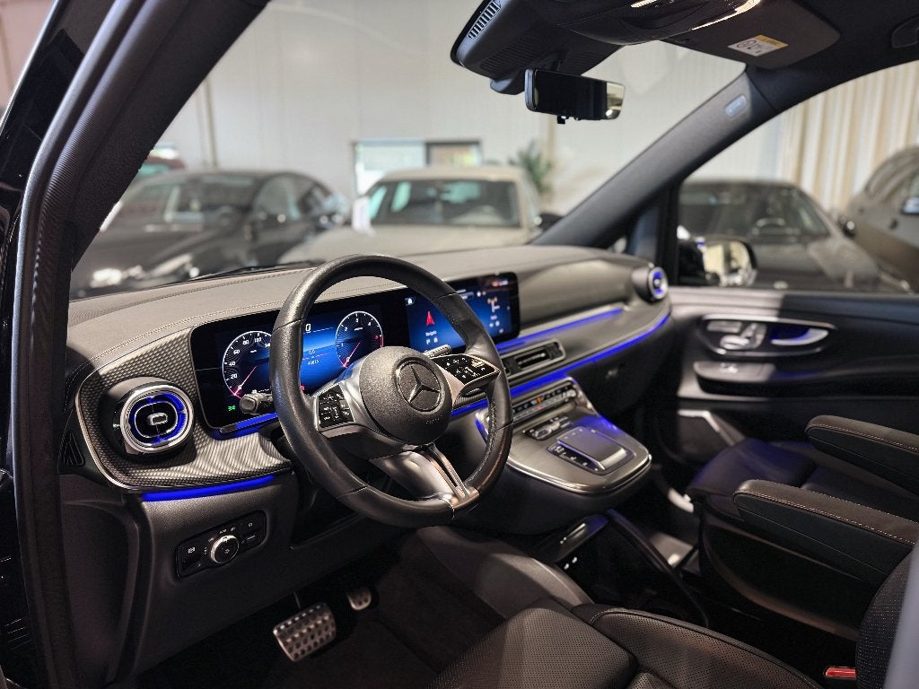 Mercedes-Benz V300d 4Matic AMG-Line |  Lichte Vracht, Automaat, 4 cilinders, Parkeersensor, Zwart