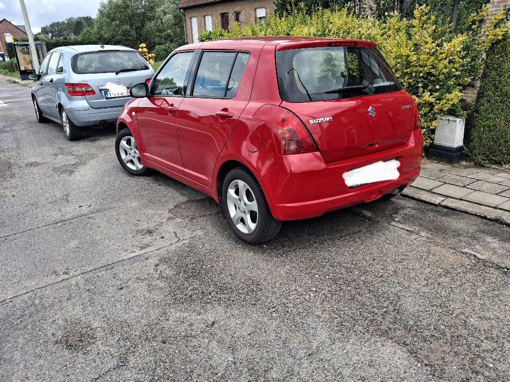 Suzuki swift 1.3 essence boîte automatique, Autos, Suzuki, Achat, Vitres électriques, Entreprise, Swift