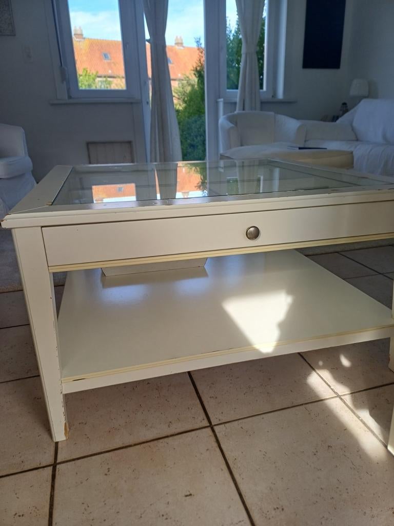 Witte ikea salontafel, Ophalen