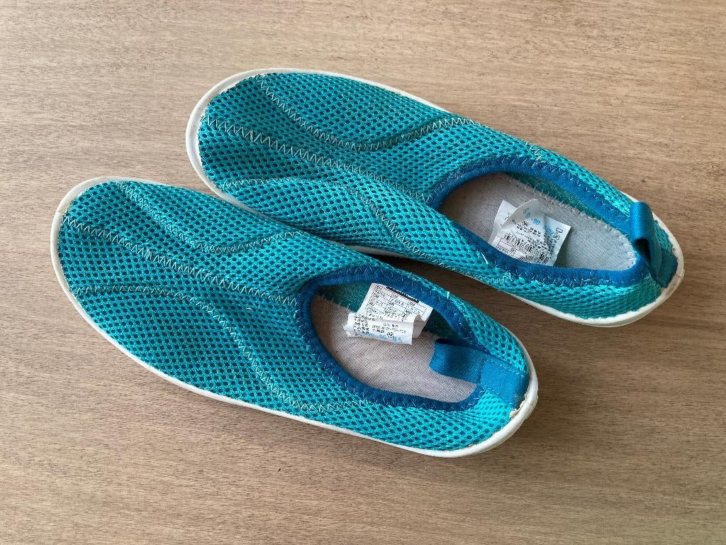 Waterschoenen 100 turquoise - Tribord Decathlon - maat 34-35, Enfants & Bébés, Vêtements enfant | Chaussures & Chaussettes, Garçon ou Fille