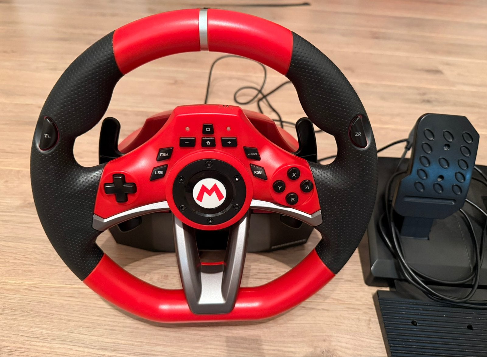 Volant HORI MarioKart Racing Wheel Pro Deluxe, Consoles de jeu & Jeux vidéo, Enlèvement, Utilisé, Switch, Volant ou Accessoire de sport