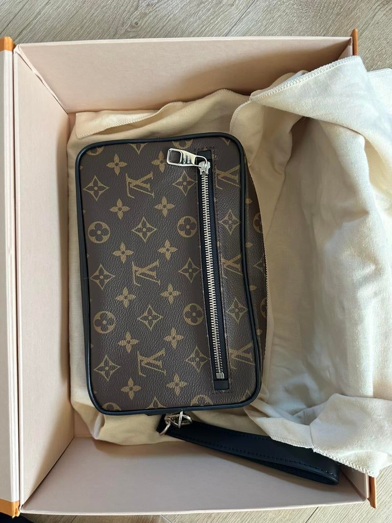 Louis Vuitton pochette homme, Enlèvement ou Envoi, Comme neuf