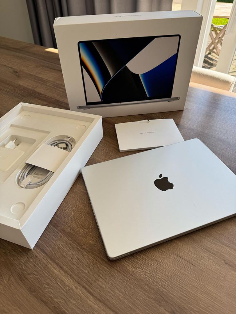 [VDS] MacBook Pro 14" (Puce M1 Pro), Informatique & Logiciels, Apple Macbooks, Comme neuf, MacBook Pro, Autres tailles, 512 GB