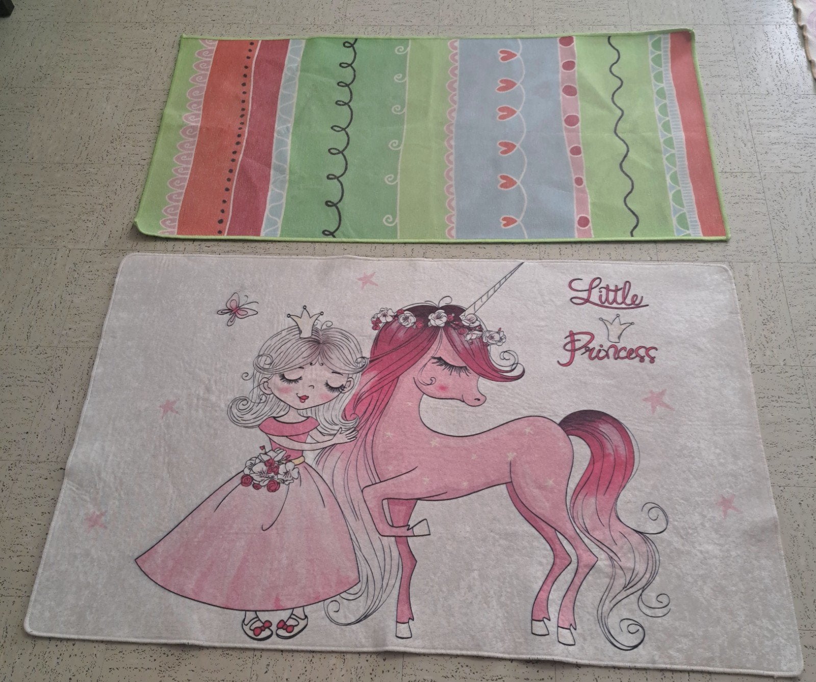 2 Tapis enfants, Maison & Meubles, Rouge, 150 à 200 cm, Enlèvement, Utilisé