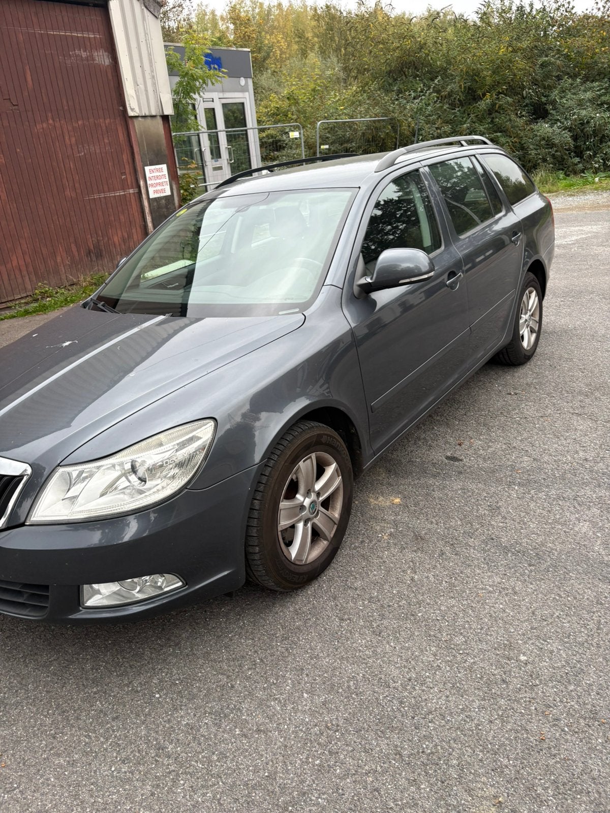 Skoda octavia 1.6tdi diesel pret à immatriculer avec carpass, Auto's, Euro 5, Stof, Zwart, Bluetooth