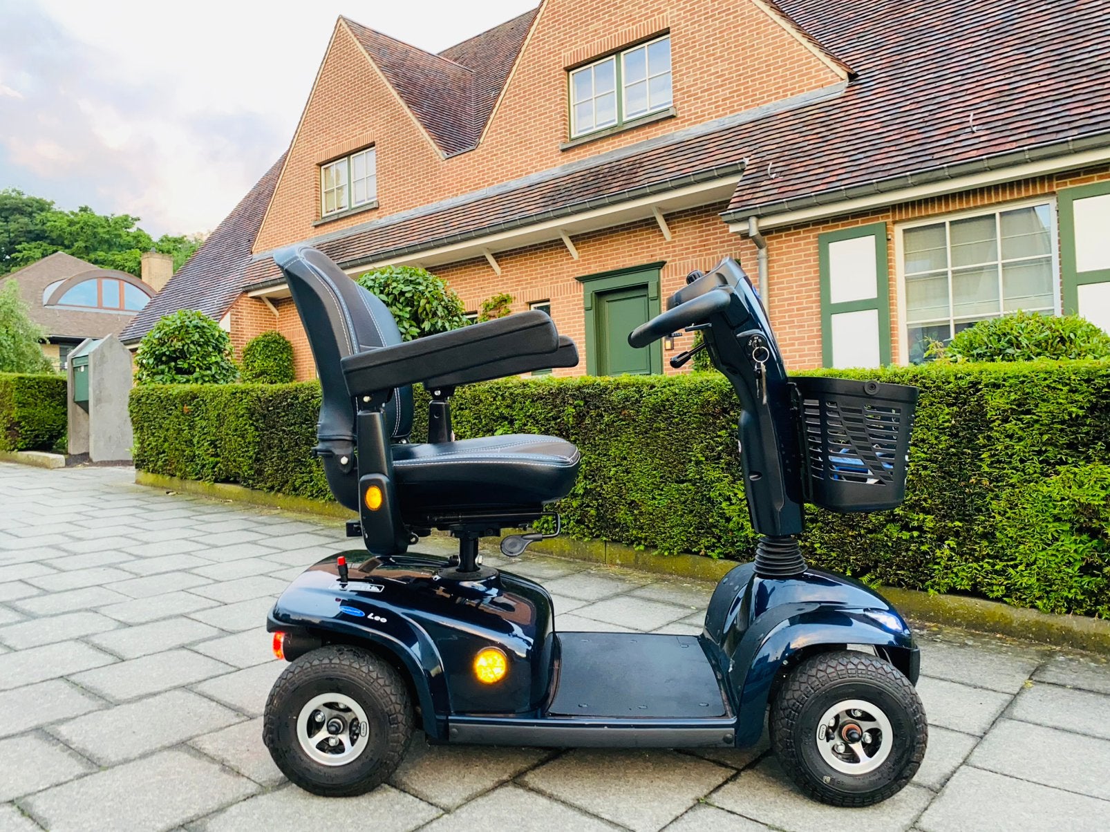 Voiturette électrique Invacare leo Scootmobiel état neuf, Divers, Chaises roulantes, Enlèvement ou Envoi