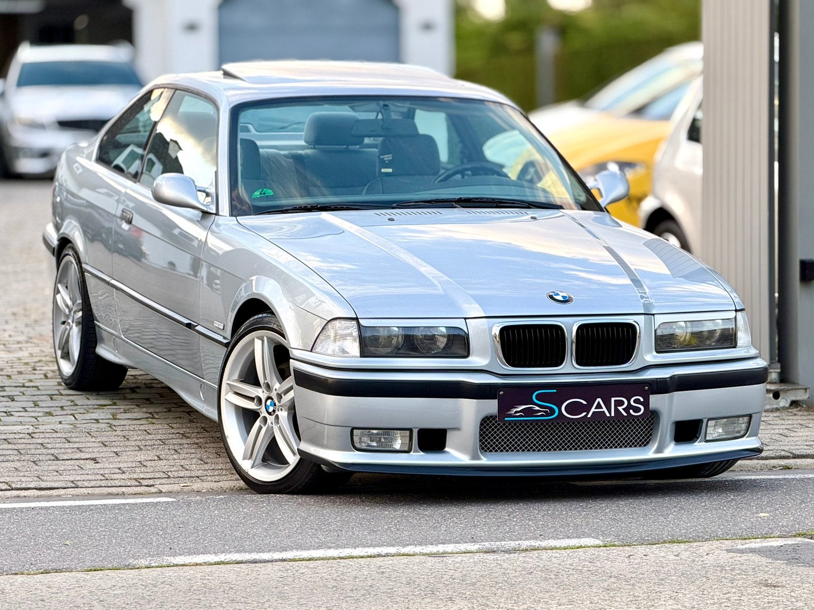 Bmw 318is Coupe 1900cc ** M pakket ** 100.000 km ** Automaat, Auto's, BMW, 4 zetels, Achterwielaandrijving, 4 cilinders, Bedrijf