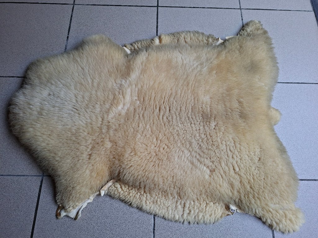 Schapenvacht, Ophalen, Zo goed als nieuw, Schapenvacht